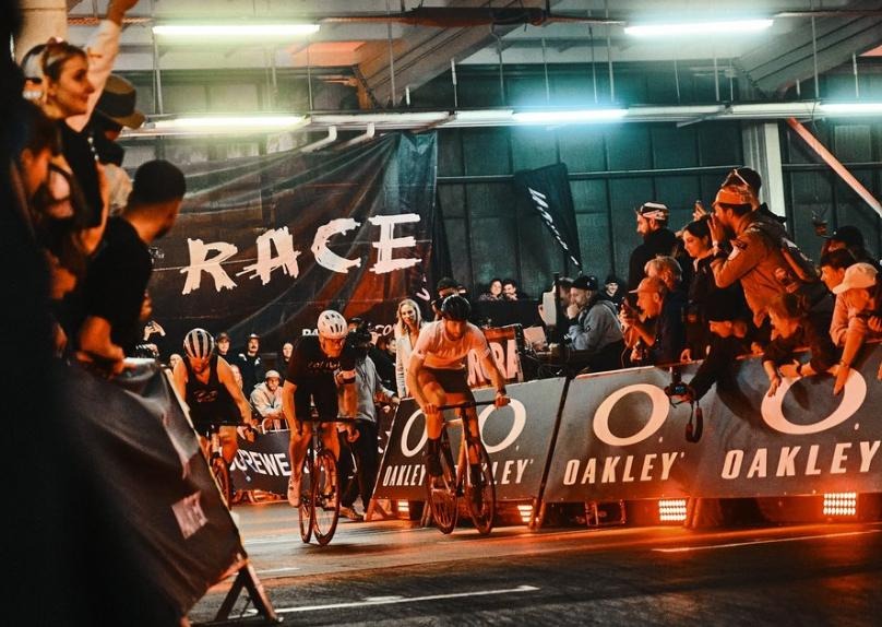 NIJO Sprintlenker sind beim Rennen “LastManStanding” von RadRace in Berlin auf der GoCart Bahn 2025 im Einsatz